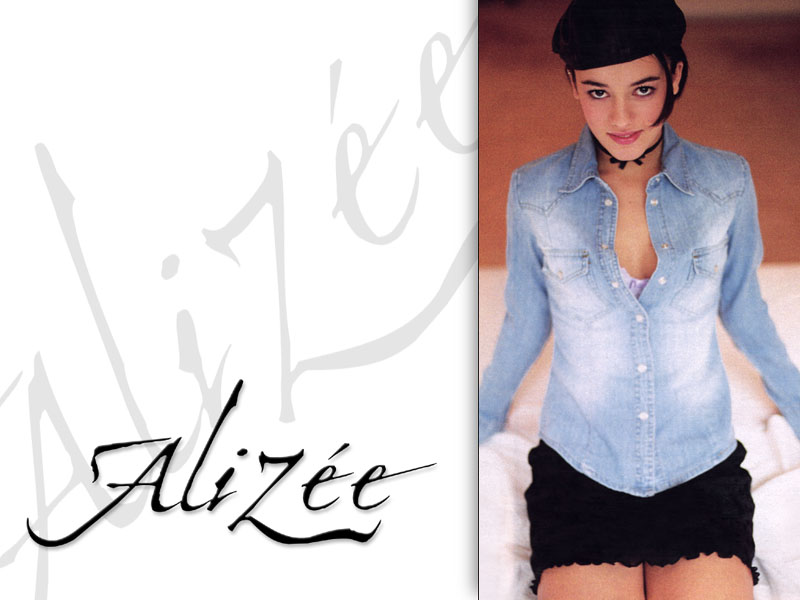 Alizee Wallpaper 800x600 pixels