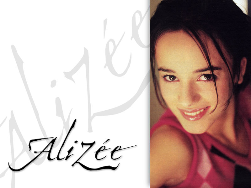 Alizee Wallpaper 800x600 pixels.